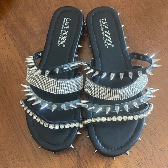 Cape  Robbin sandals - Picture 1 of 6
